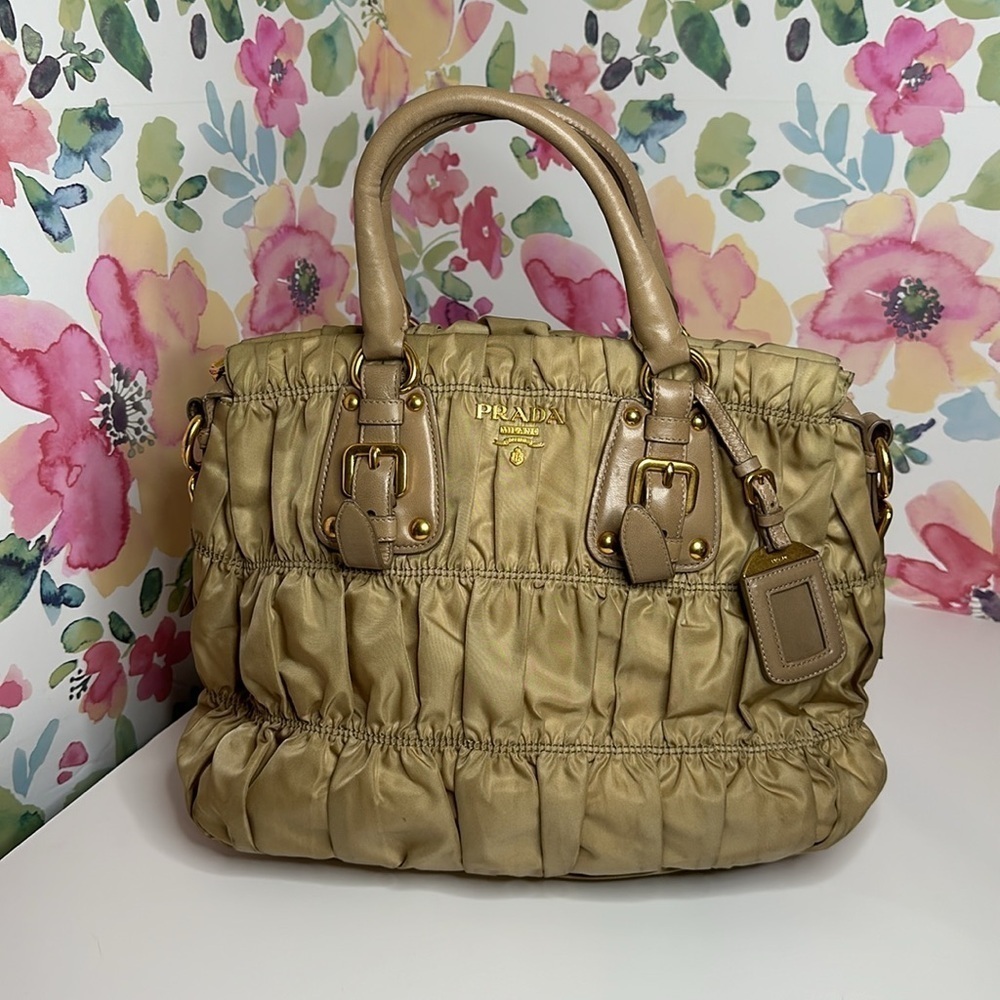 💯Authentic Prada Beige Tessuto Gaufre Ruched Shoulder Handbag🍀